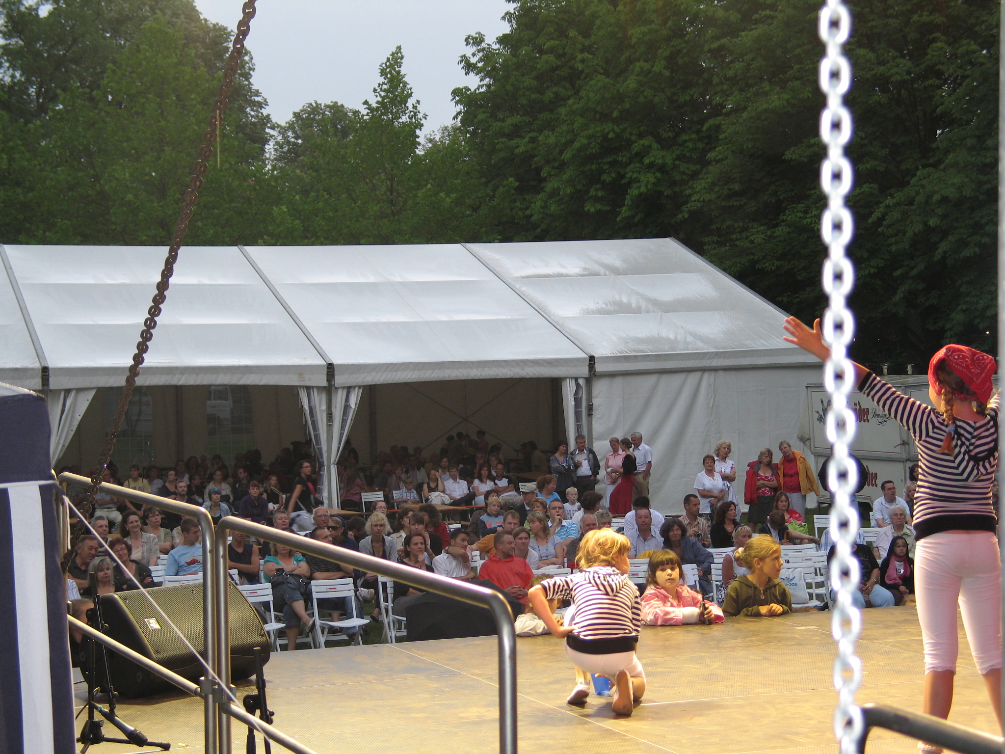 1. Brandenburger Tanzfest in Neuenhagen: 28.04.07.So siehts fr die Taenzer aus